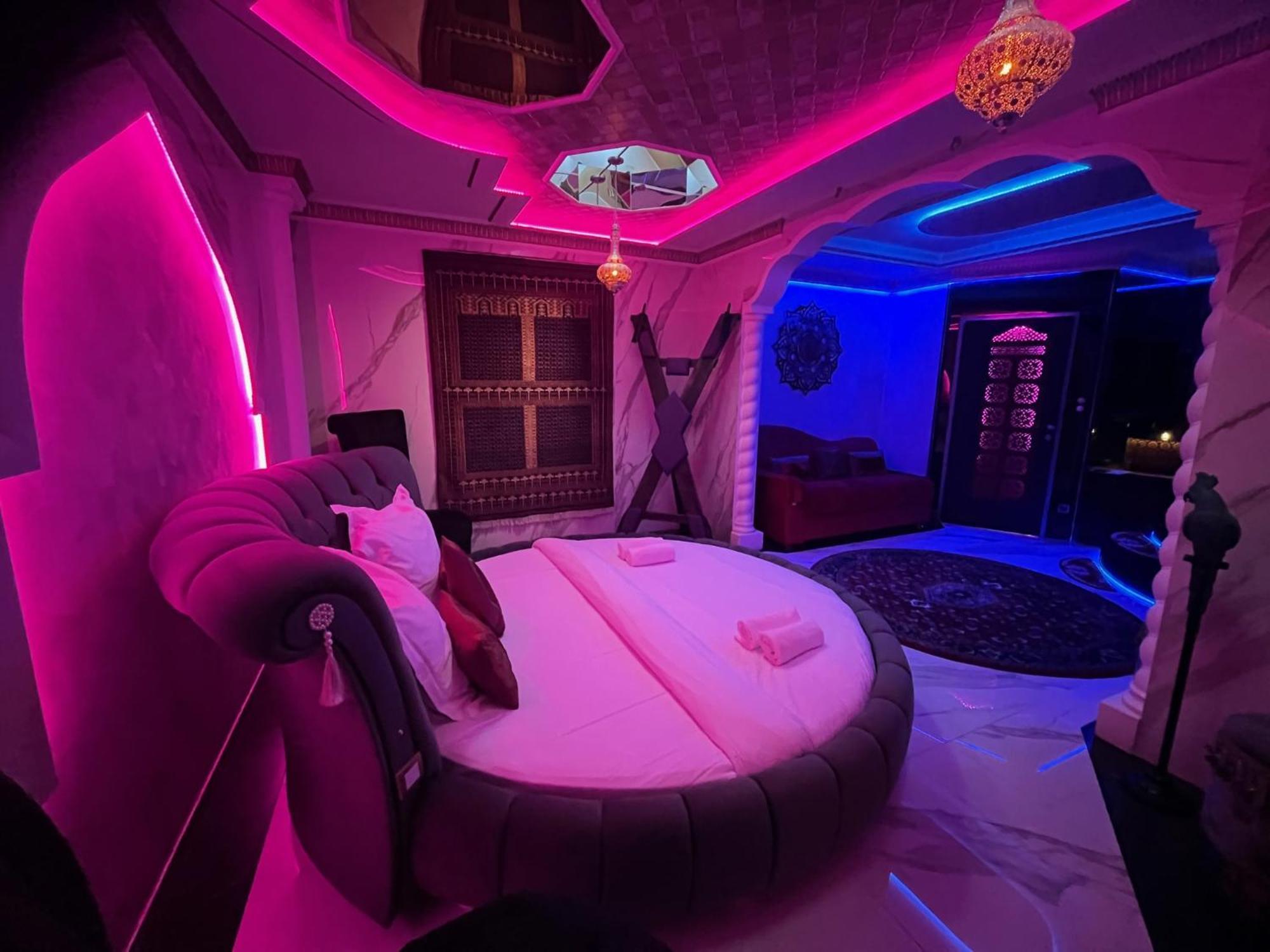 Sheherazade Lyon Kamer foto