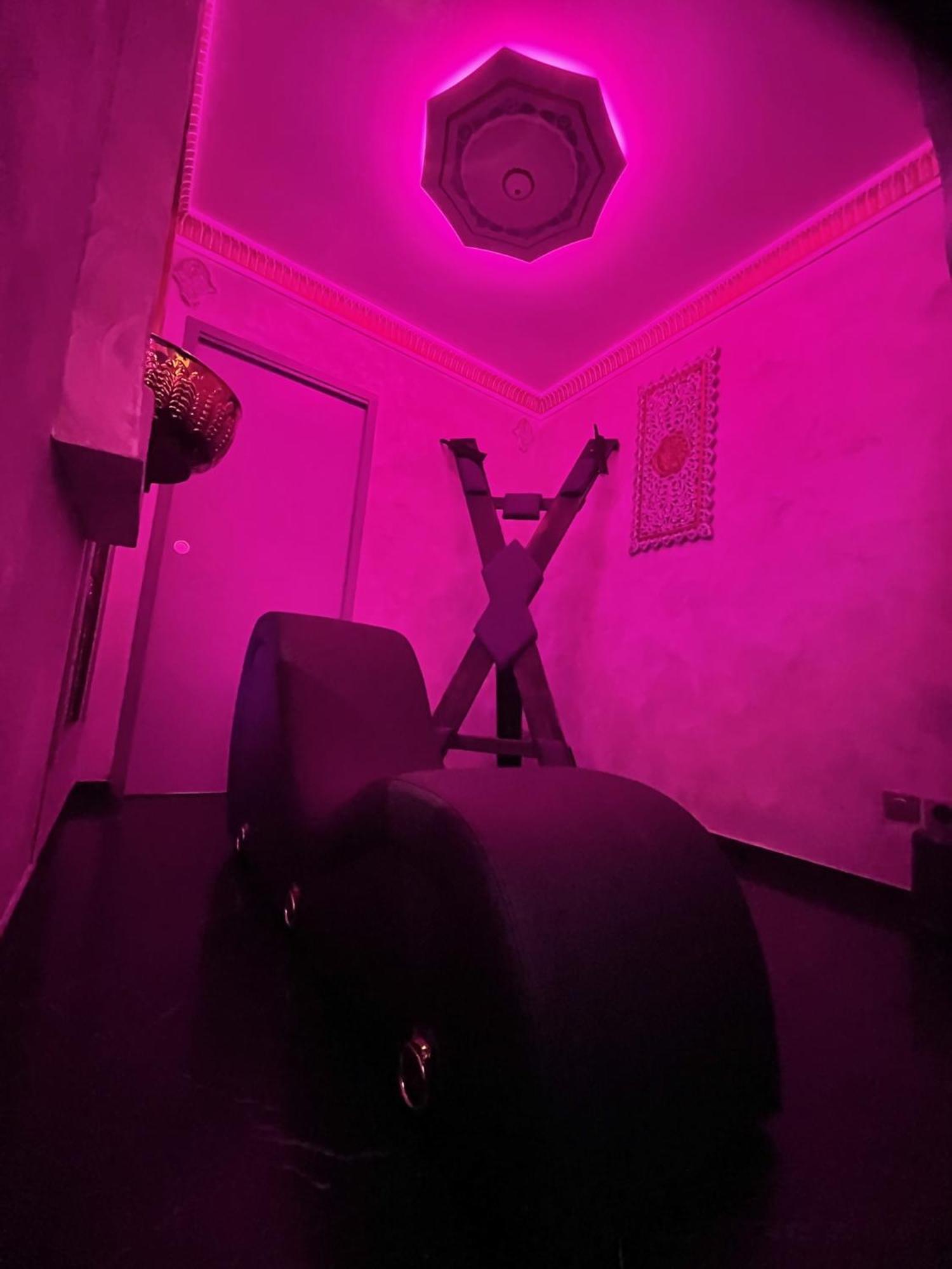 Sheherazade Lyon Kamer foto